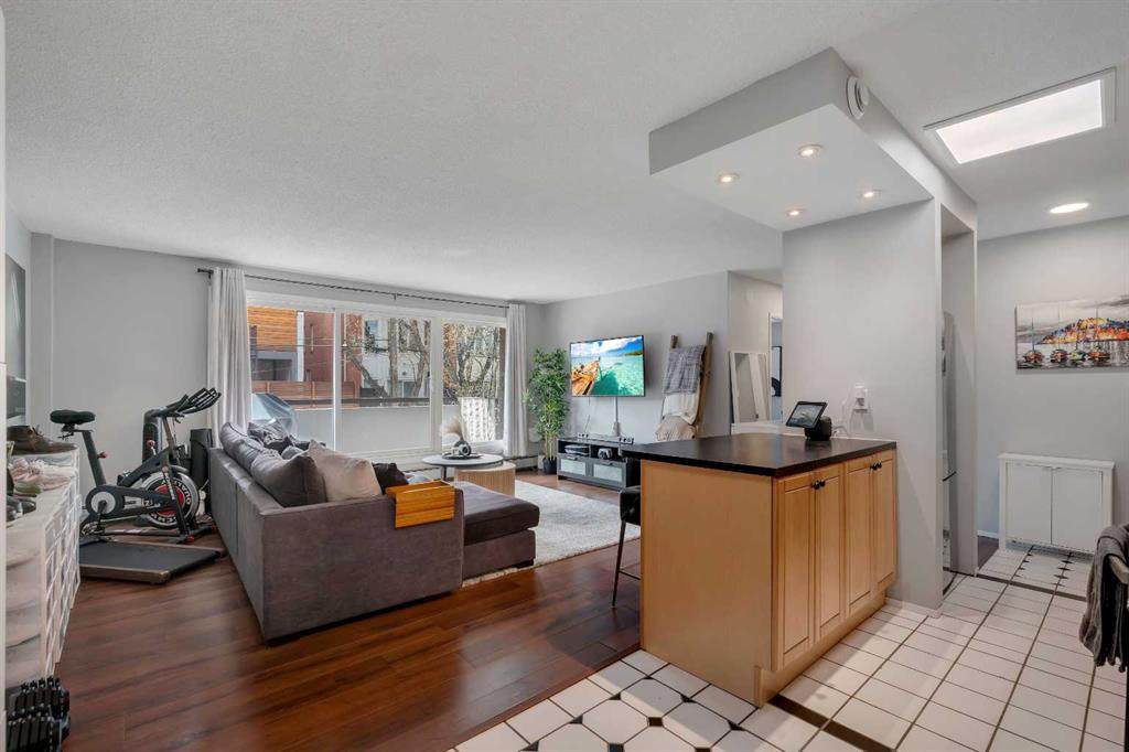 903 19 Avenue - Photo 1
