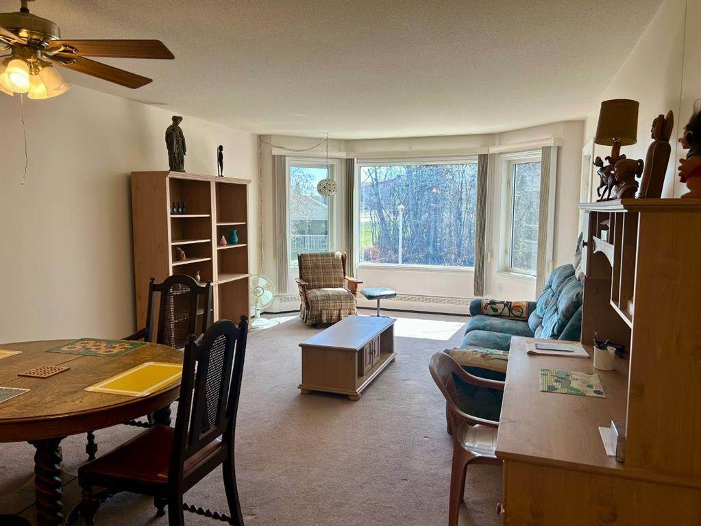 9028 101 Avenue - Photo 1