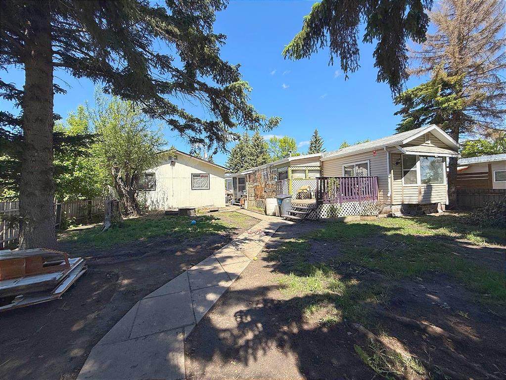 4724 45 Avenue - Photo 1