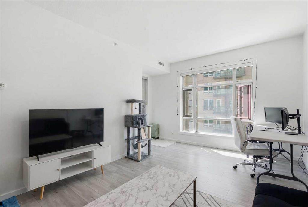 1410 1 Street - Photo 1