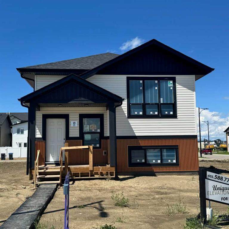 19 Ian Way - Photo 1