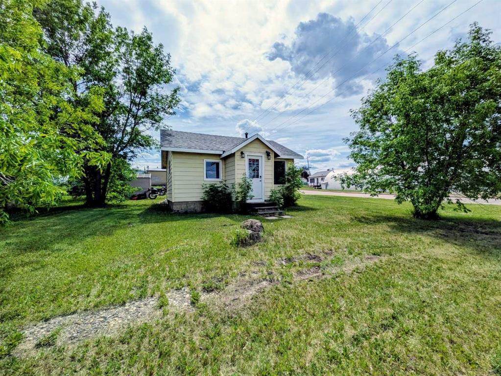 4824 47 Avenue - Photo 1