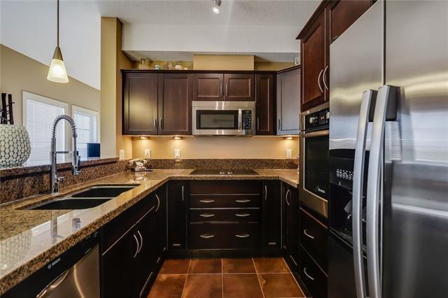 30 Royal Oak Plaza - Photo 1