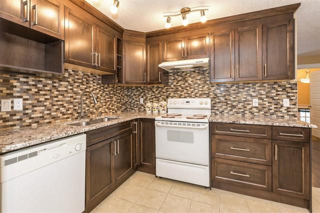 104 Castledale Crescent - Photo 1