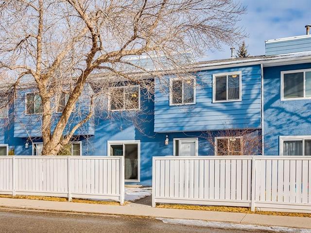 251 90 Avenue - Photo 1