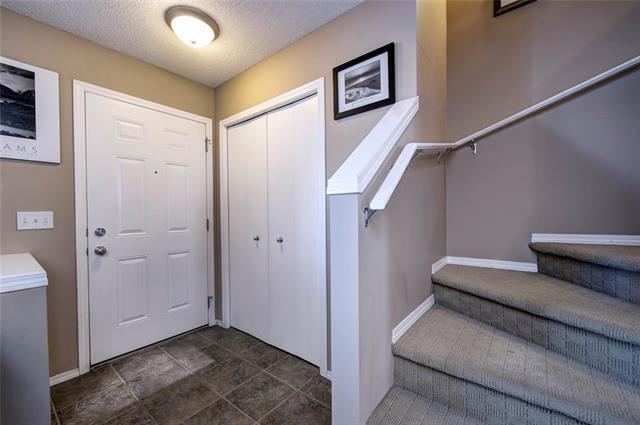 352 Elgin Gardens - Photo 1