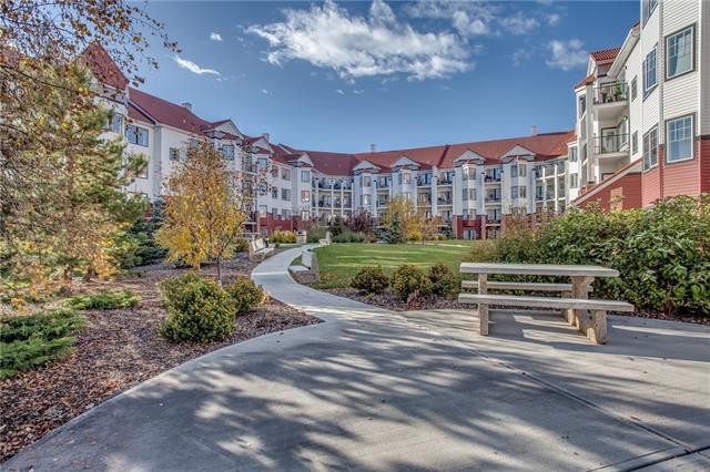 30 Royal Oak Plaza - Photo 1