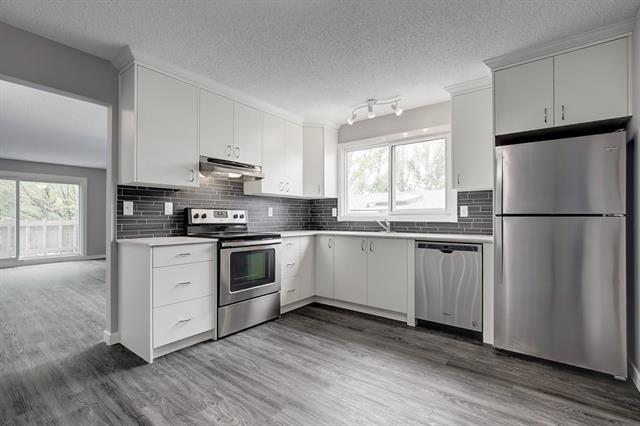 5304 32 Avenue - Photo 1