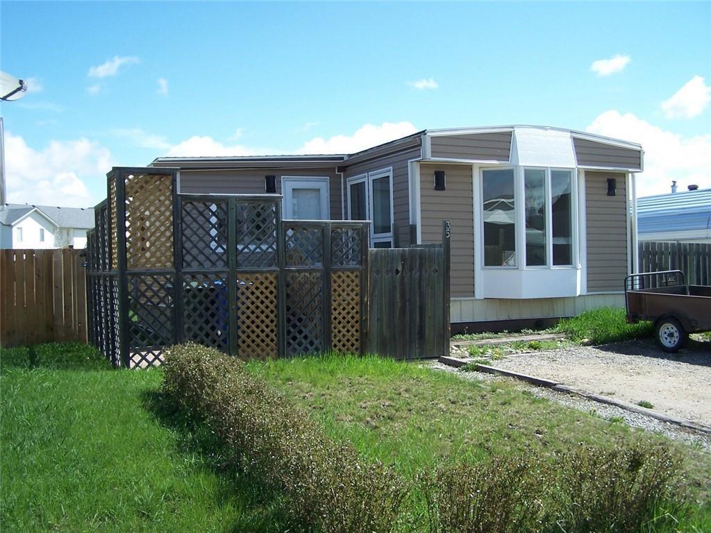 35 Southridge Crescent - Photo 1