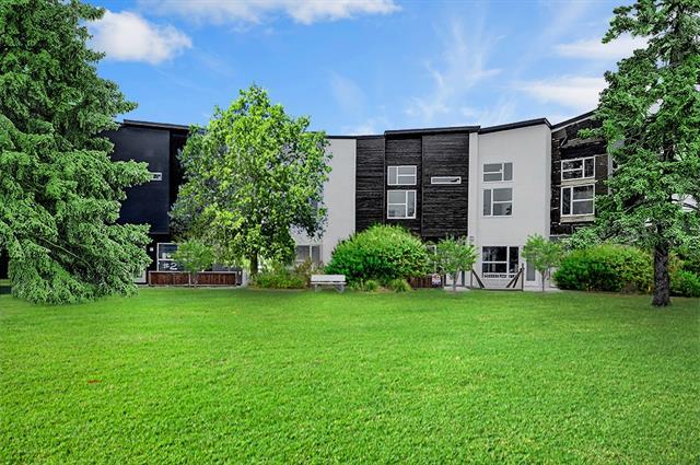 450 15 Avenue - Photo 1