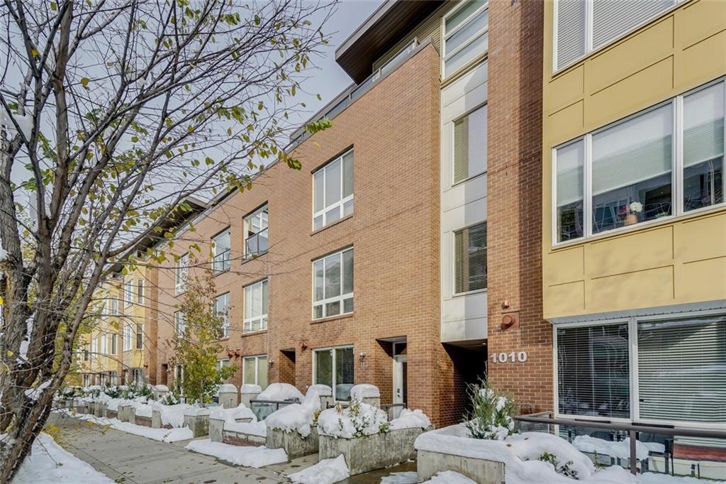 1000 Centre Avenue - Photo 1