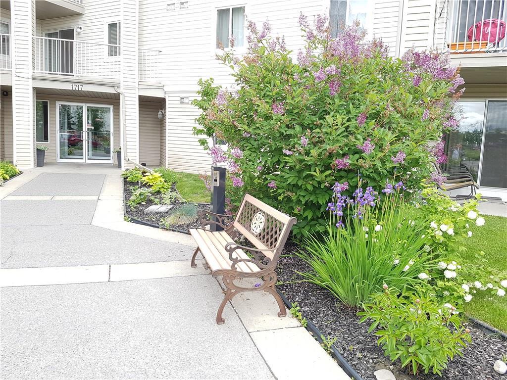 1717 60 Street - Photo 1