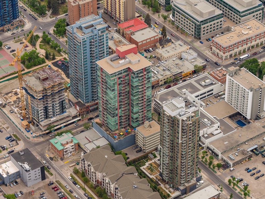 135 13 Avenue - Photo 1