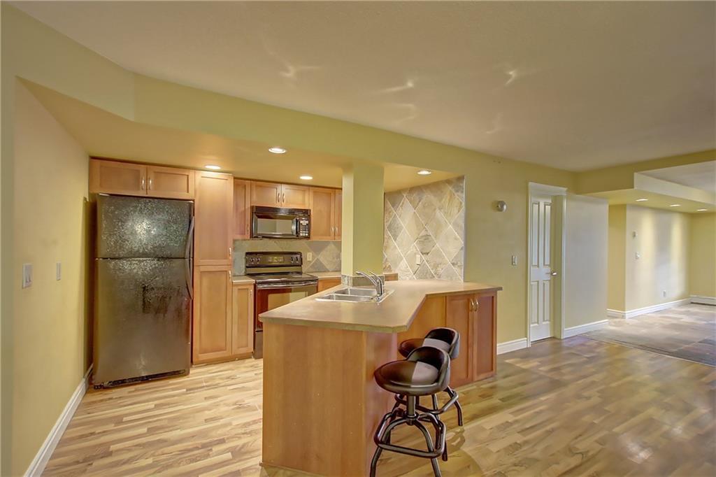 117 38 Avenue - Photo 1