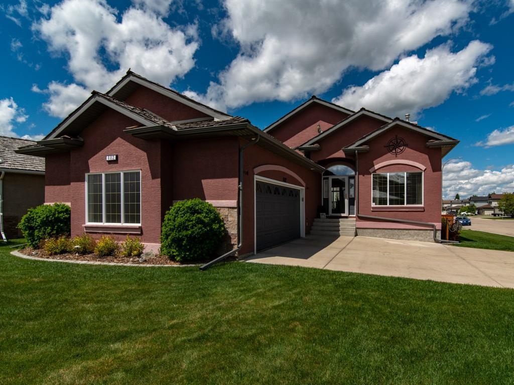 602 Woodside Court - Photo 1