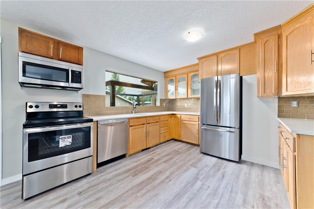 5414 Valentine Crescent - Photo 1