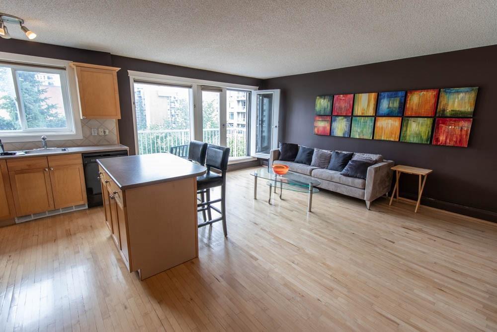 1411 7 Street - Photo 1
