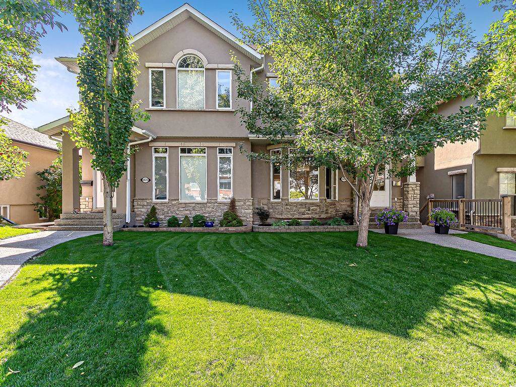 1627 17 Avenue - Photo 1