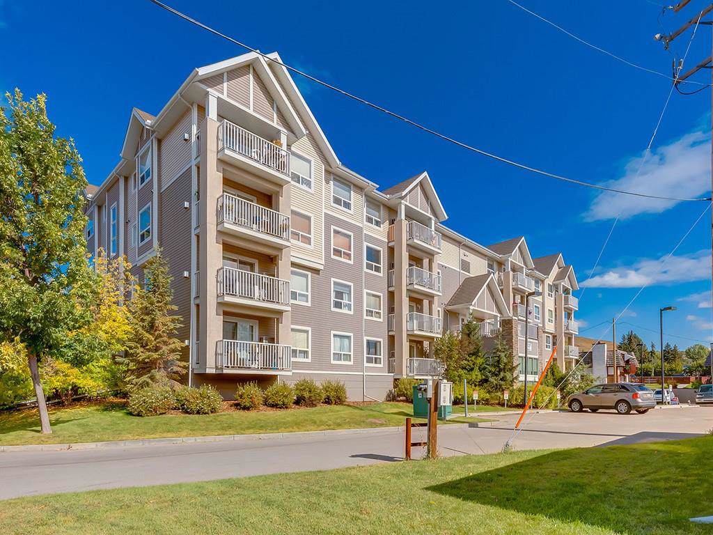 128 Centre Avenue - Photo 1