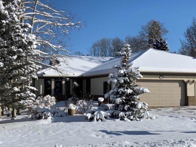 138 Sunset Way - Photo 1