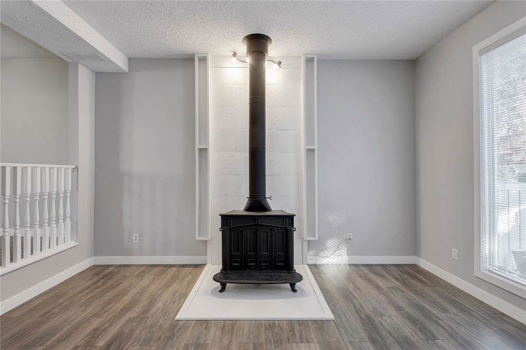 5340 17 Avenue - Photo 1