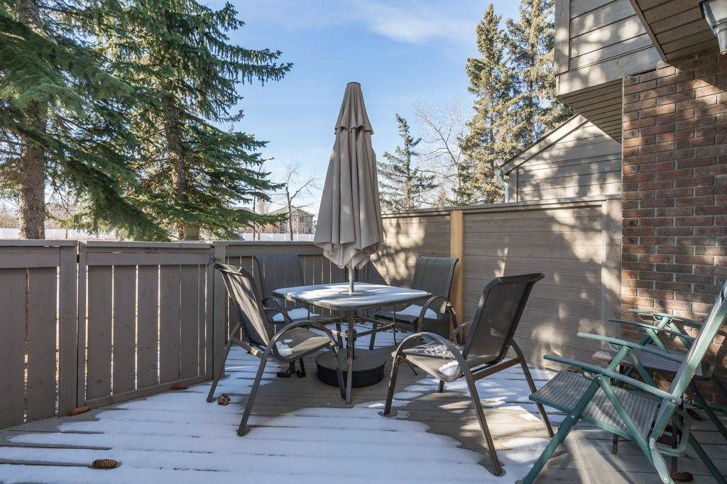 829 Coach Bluff Crescent - Photo 1