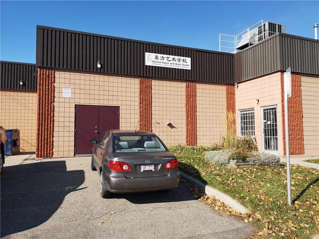 139 18 Avenue - Photo 1