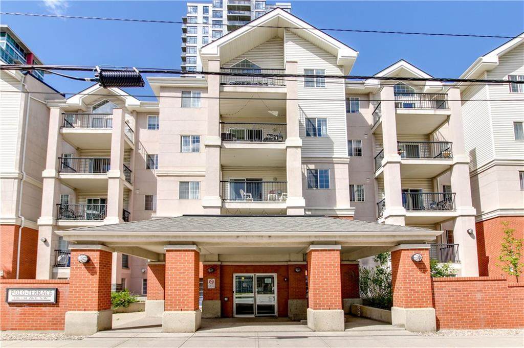 126 14 Avenue - Photo 1
