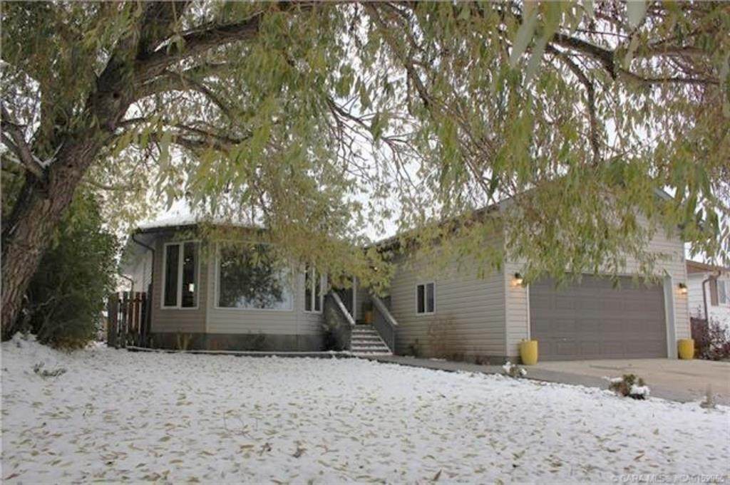 4820 47 Street - Photo 1