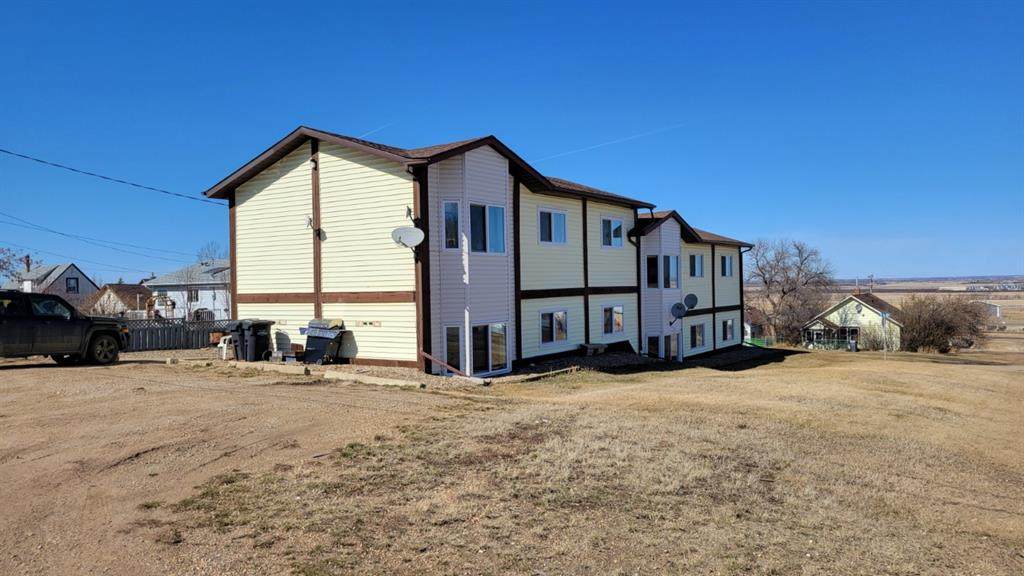 4904 46 Avenue - Photo 1
