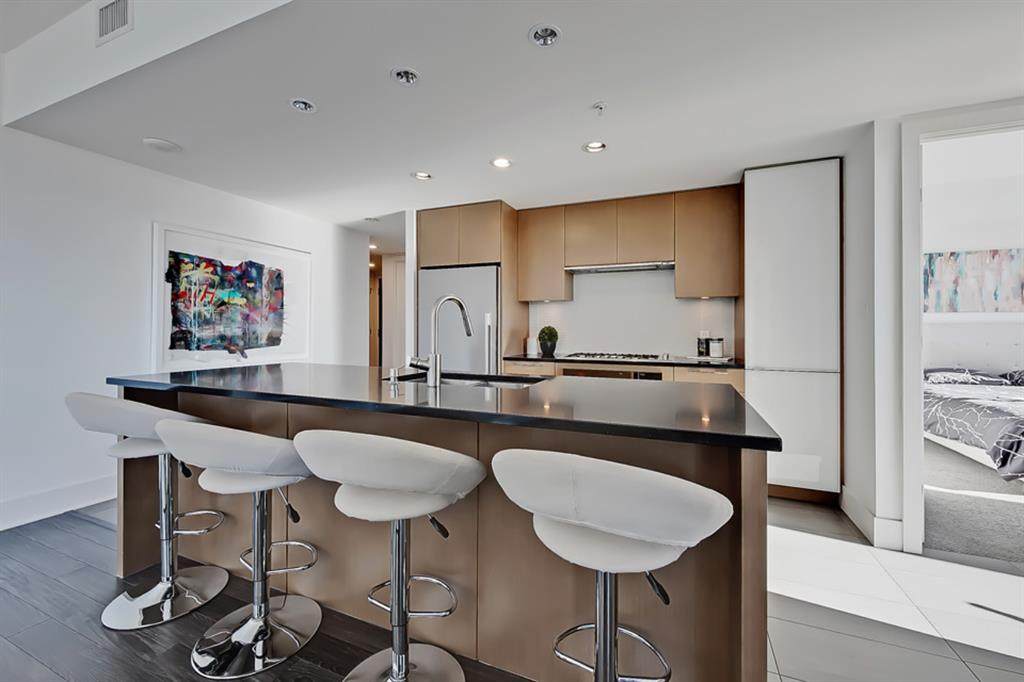 1111 10 Street - Photo 1