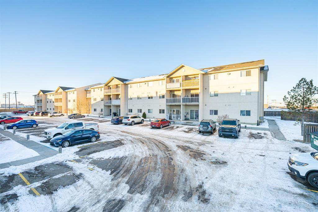 6608 42 Street - Photo 1