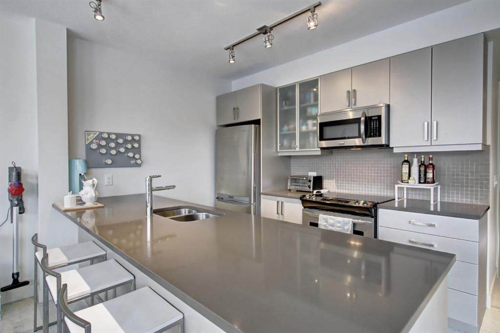 805 4 Street - Photo 1
