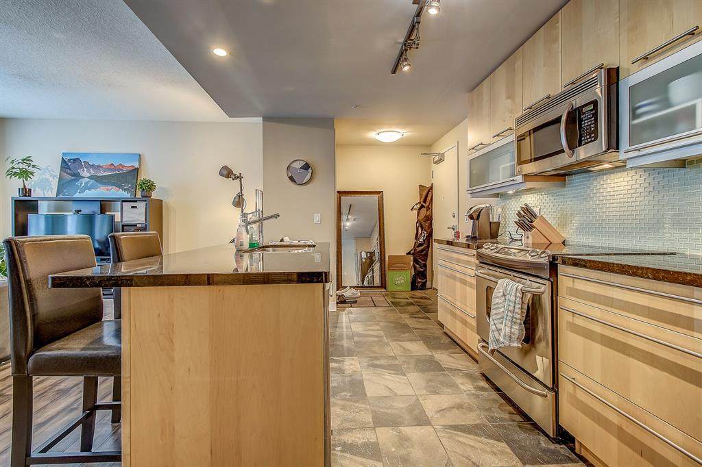 215 13 Avenue - Photo 1