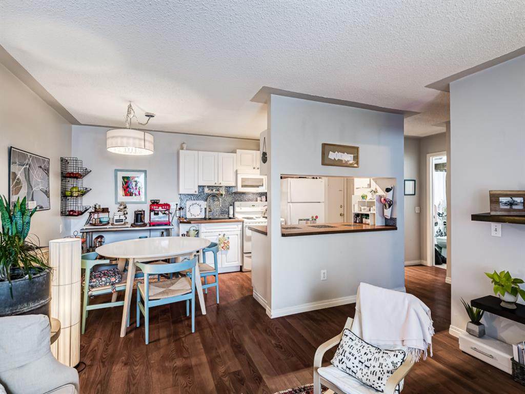 305 25 Avenue - Photo 1