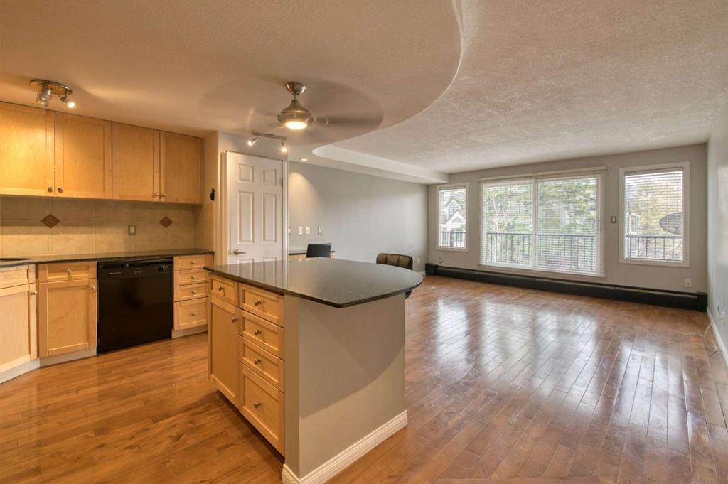 1424 22 Avenue - Photo 1