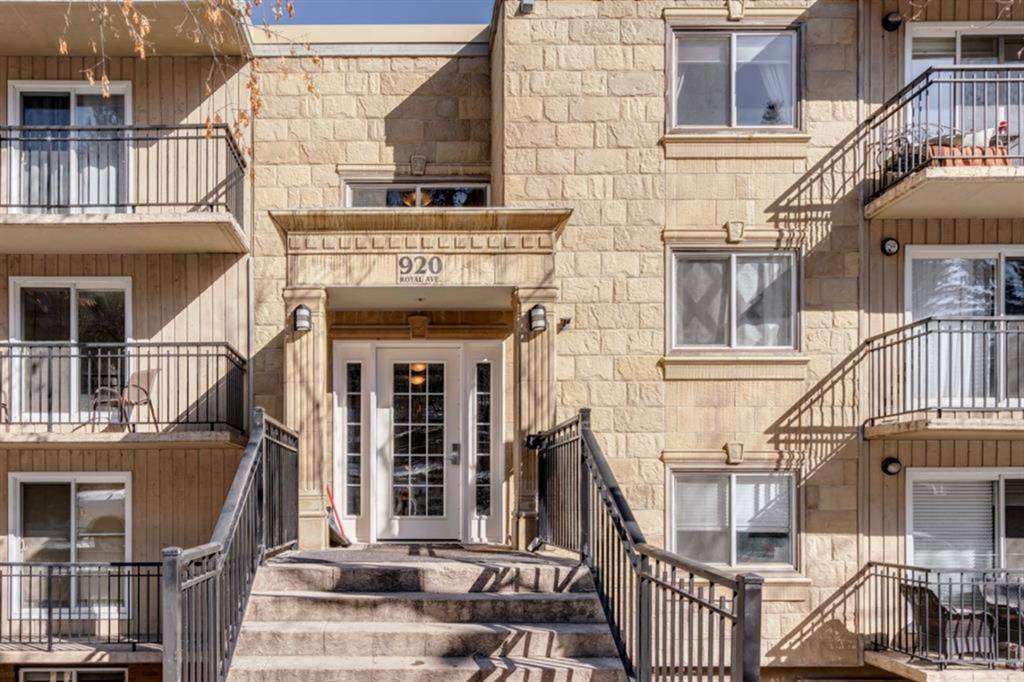 920 Royal Avenue - Photo 1