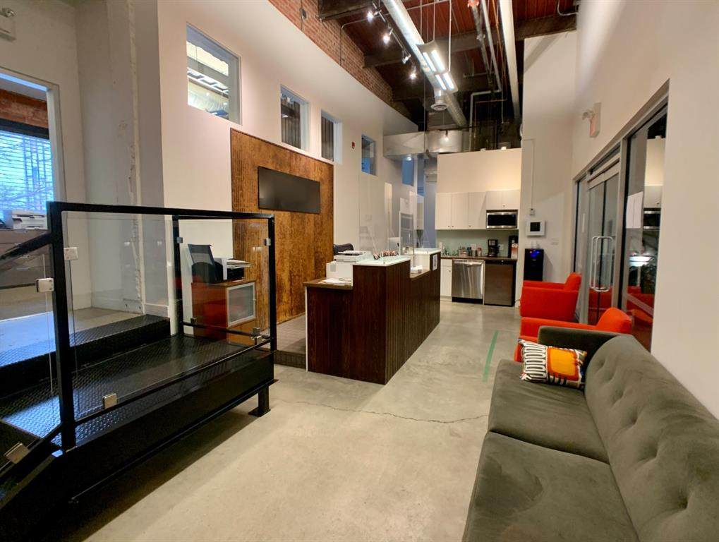 719 4 Avenue - Photo 1