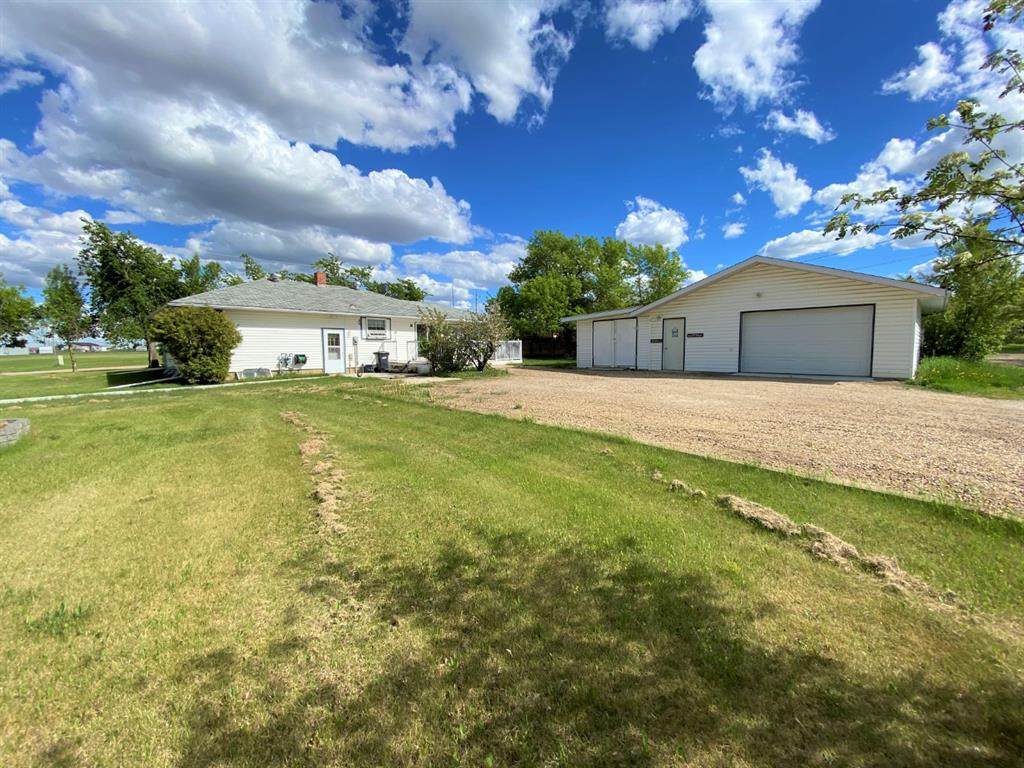 4220 50 Street - Photo 1