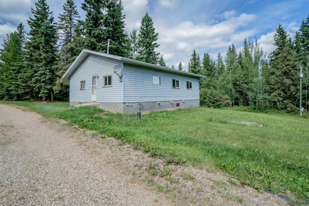 853045 Hwy 35 - Photo 1