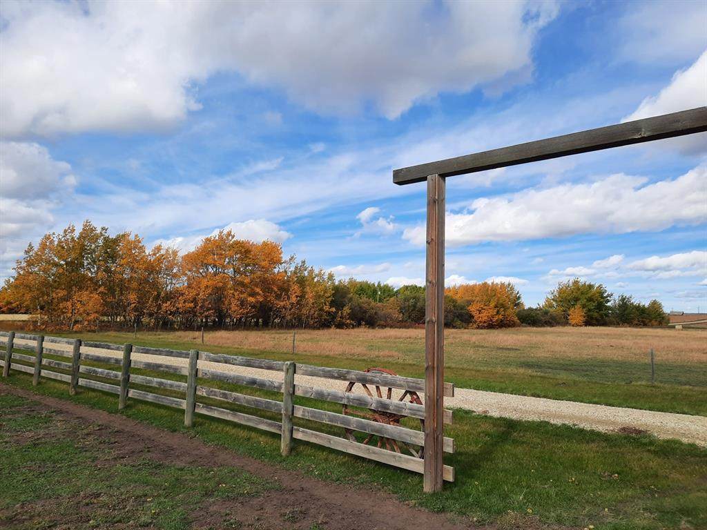 743005 Rr 82 Road - Photo 1
