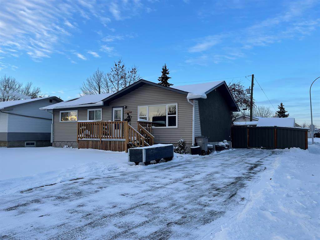 9612 91A Avenue - Photo 1