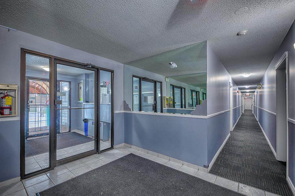 732 57 Avenue - Photo 1