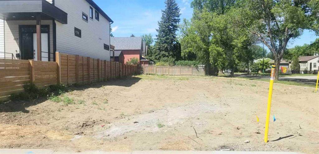 621 9 Avenue - Photo 1