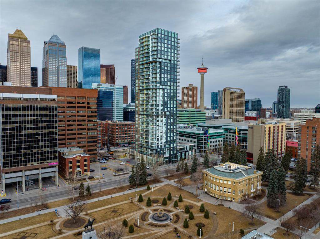 310 12 Avenue - Photo 1