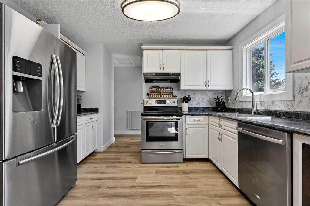 309 Olympia Drive - Photo 1