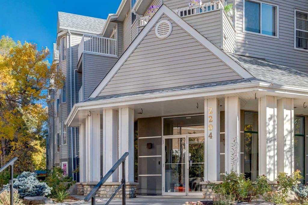 2204 1 Street - Photo 1