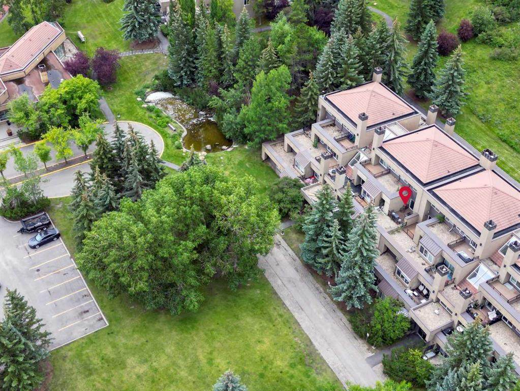 301 Village Mews - Photo 1