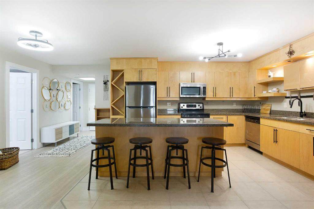 350 4 Avenue - Photo 1