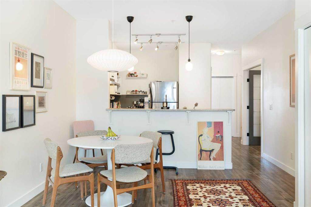 830 Centre Avenue - Photo 1